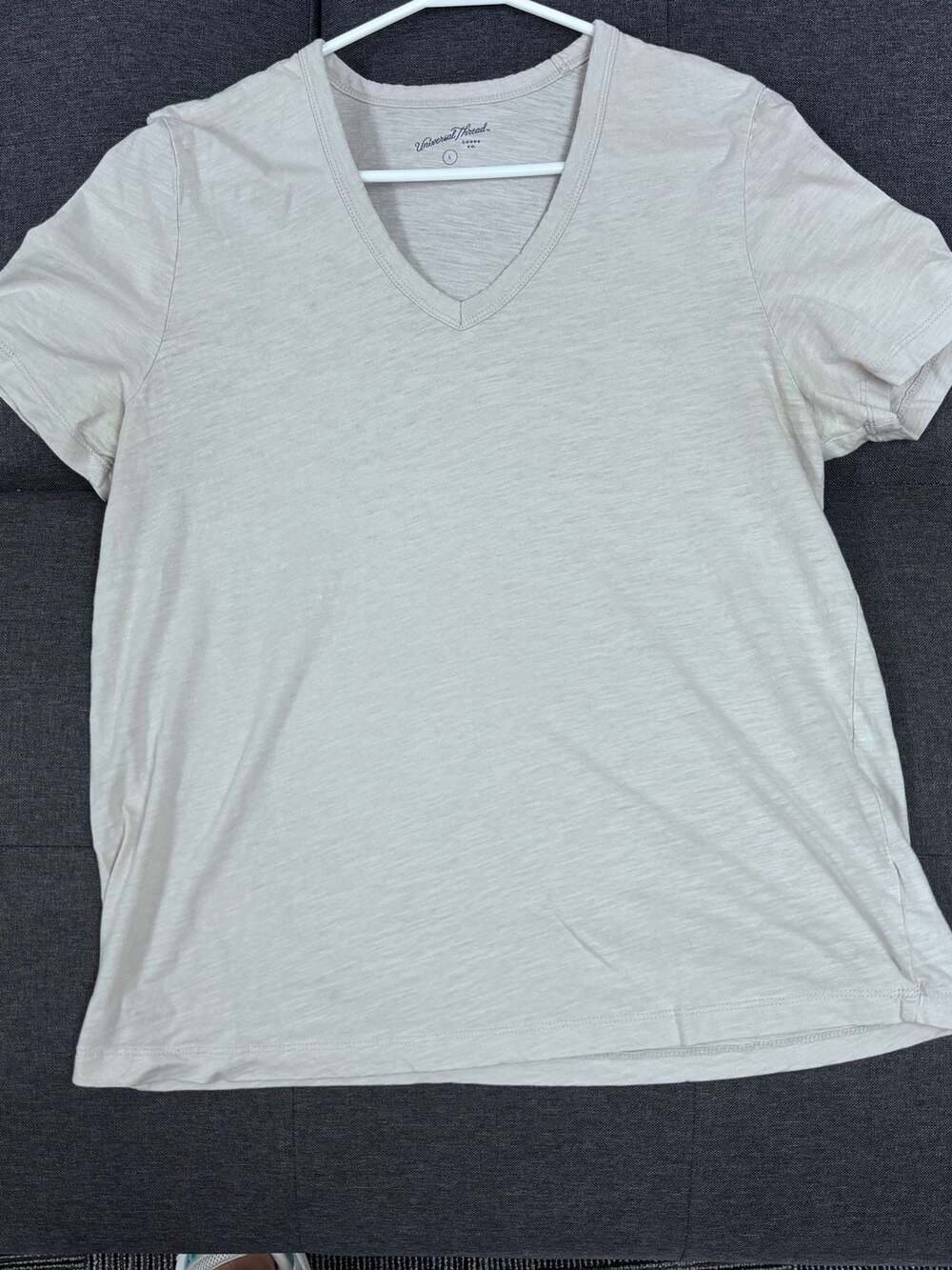 Universal Thread Goods Co. V-Neck Short Sleeve T-Shirt White Size L